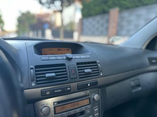 AVENSIS.CAMBIO DE NOMBRE Y MANTENIMIENTO INCLUIDO