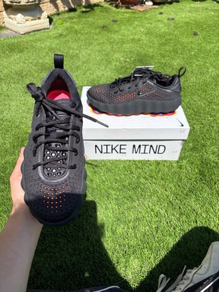 Nike Mind 002 Negro Naranja