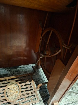 Máquina de coser Wertheim antigua