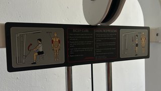 Máquina Polea Dual Bíceps y Tríceps