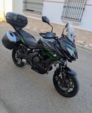 Kawasaki Versys 650 Negra y Verde