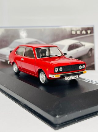 Seat 128 1977 escala 1/43