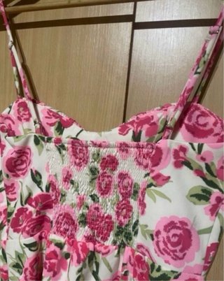 Vestido Zara flores rosas y blancas