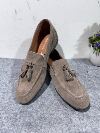 Mocassini uomo camoscio con nappine 42