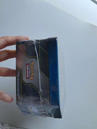 Lata Pokémon Lucario y Melmetal GX