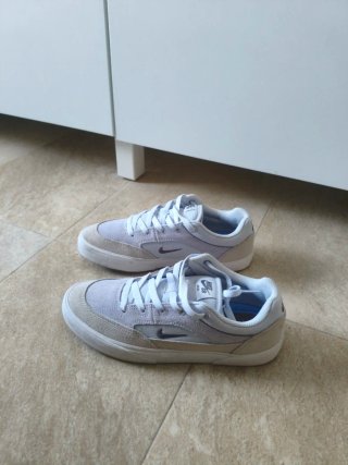 Nike SB Malot Talla 40'5 Beige/Blanco