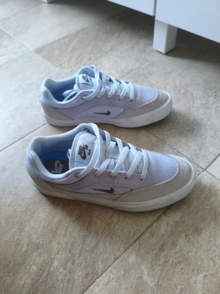 Nike SB Malot Talla 40'5 Beige/Blanco