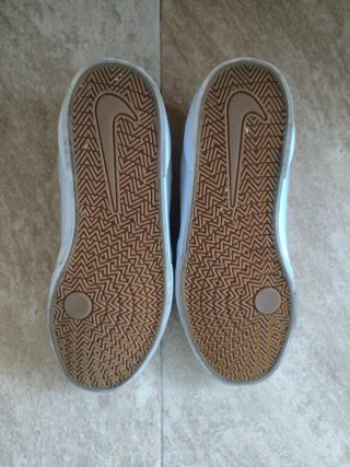 Nike SB Malot Talla 40'5 Beige/Blanco