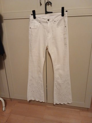 Pantalón blanco bordados calados