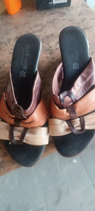 2 Pares Zuecos Piel Talla 39