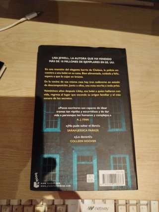 Dentro De Casa | Libro de Misterio & Policíaca
