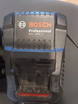 Cargador Bosch GAL 1880 CV