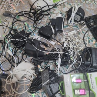 Lote Cargadores y Auriculares