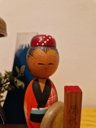 Kokeshi pareja en el monte Fuji (años 50) 12x12cm