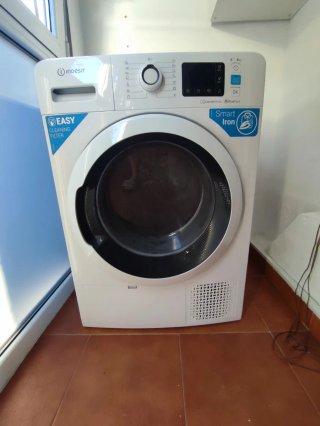 Secadora Indesit 8kg YT M11 83K RX EU