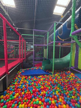Parque de bolas infantil completo