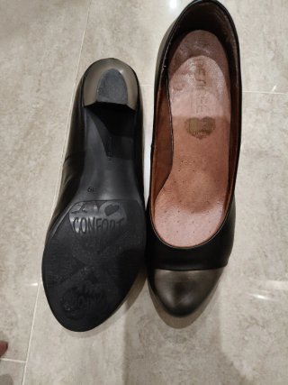 Zapatos de tacón piel negros y plateados