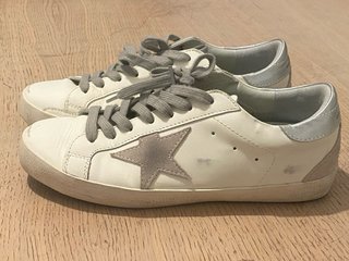 Zapatillas Golden Goose Blancas y Plateadas