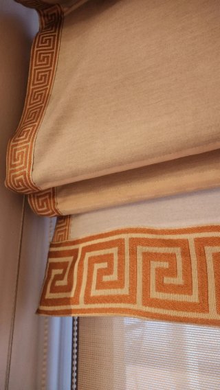 Estores Romanos Beige y Marrón