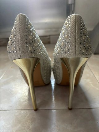 Tacones de gala plateados y dorados