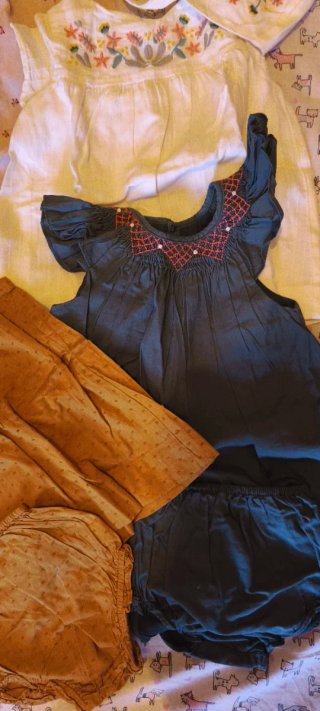 Vestidos Gocco Bebé Niña cada uno 13€  Lote 40