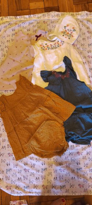 Vestidos Gocco Bebé Niña cada uno 13€  Lote 40