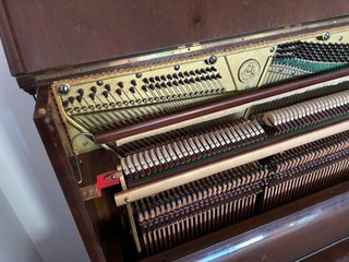 Piano de pared C. Bechstein
