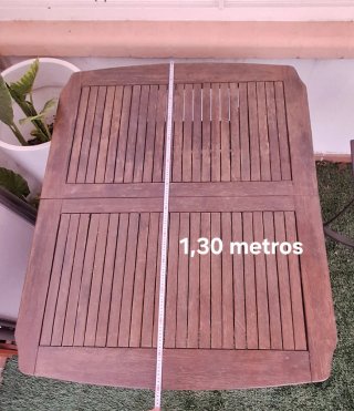 Mesa de madera para jardín