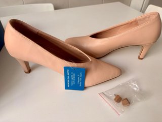Zapatos de salón Marypaz color nude