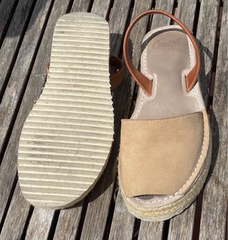 Avarcas Castell Beige/Marrón