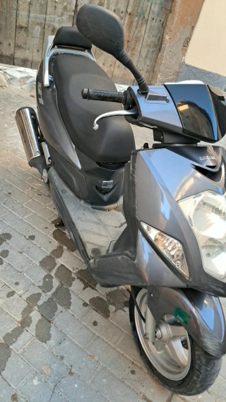 Scooter Daelim 125cc gris