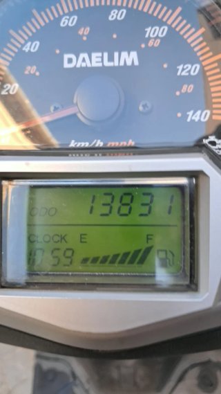 Scooter Daelim 125cc gris