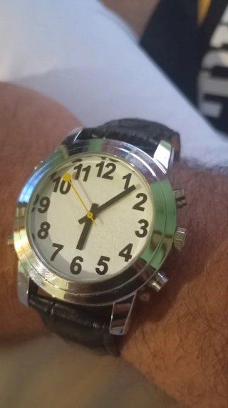 Reloj Negro y Plateado
