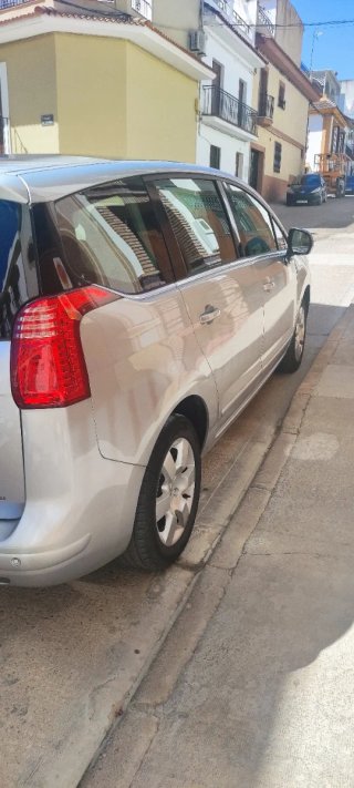 Peugeot 5008 2010