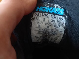 Zapatillas Hoka Cliffton 9 Negro/Dorado