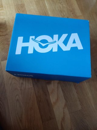 Zapatillas Hoka Cliffton 9 Negro/Dorado