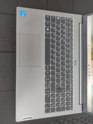 Portátil Lenovo V15 G2 ITL 82 KG Plata
