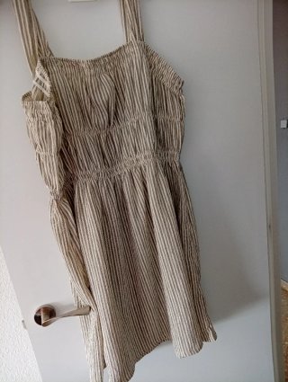 Vestido de mujer con rayas