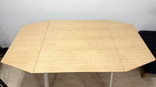 Mesa de comedor extensible bambú