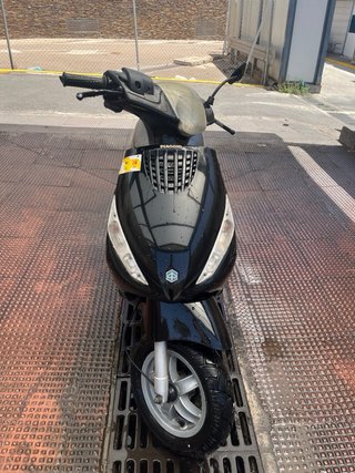 Piaggio Scooter Negra Automática