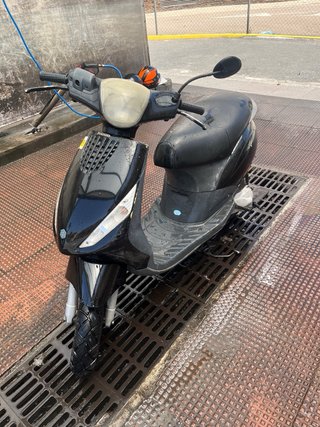 Piaggio Scooter Negra Automática