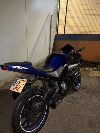 Yamaha YZF 2018 Negra/Azul