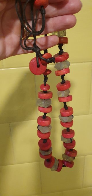 Collana legno e pietre arancioni