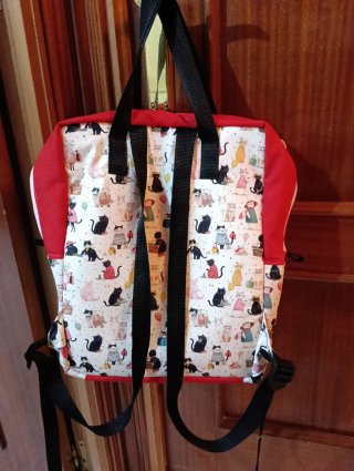 Mochila con asa y estampado de gatos