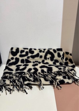 Bufanda con estampado animal print