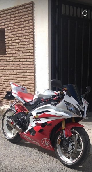 Yamaha R6 2007 Roja y Blanca
