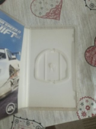Cover e manuale per Need for Speed Shift PSP