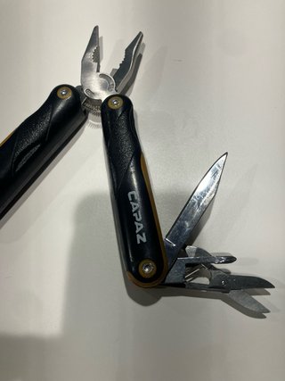Multiherramienta CAPAZ Negra y Naranja