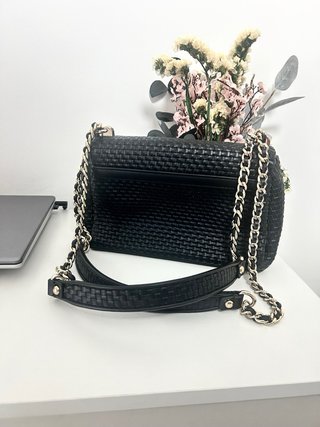 Bolso Guess Negro Tejido Cadena Dorada