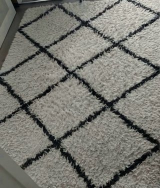 Alfombra de lana con diseño de rombos